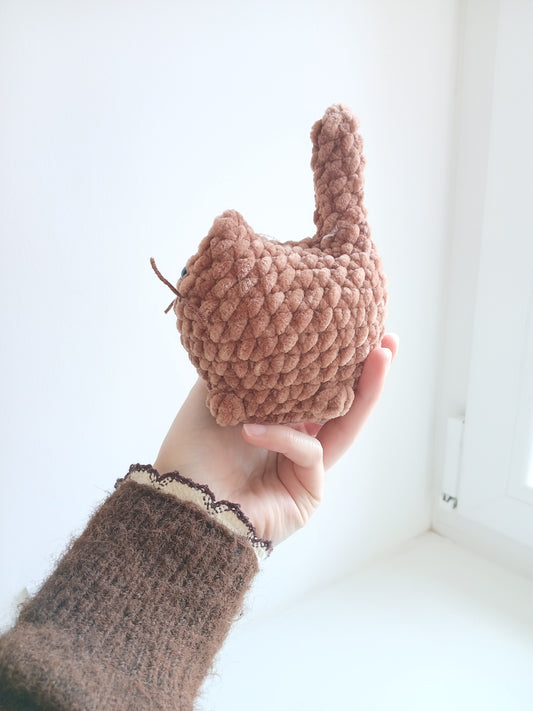 Peluche Chaton Marron au Crochet – Fait Main
