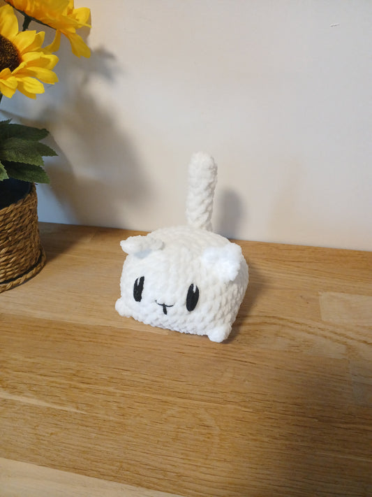 Peluche Chat au Crochet Fait Main – Doudou Amigurumi Unique, 11cm