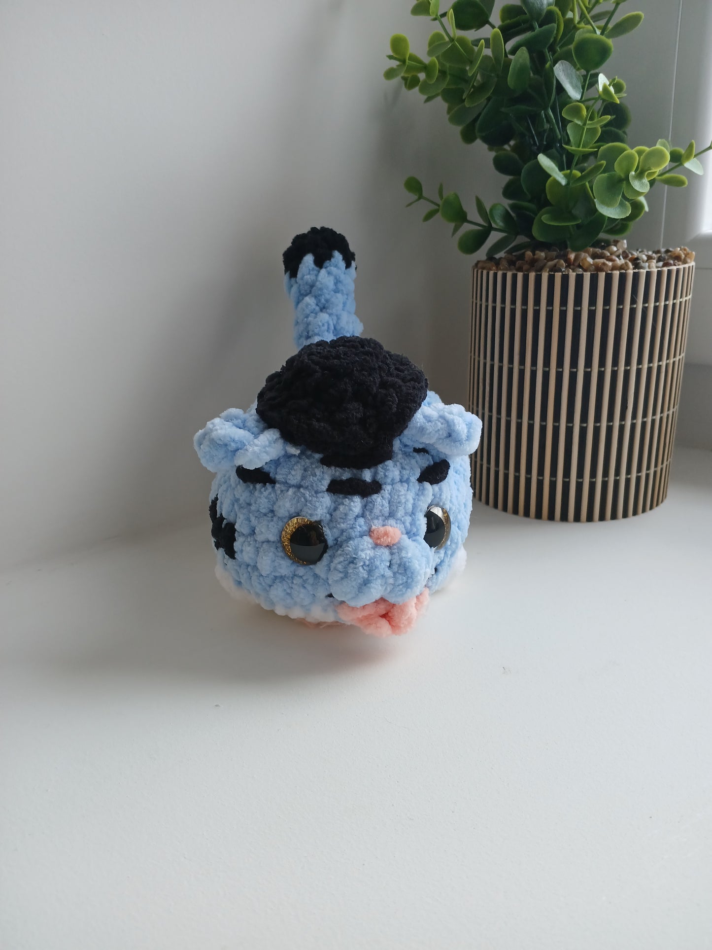Peluche Petit Tigre Bleu – Fait Main au Crochet
