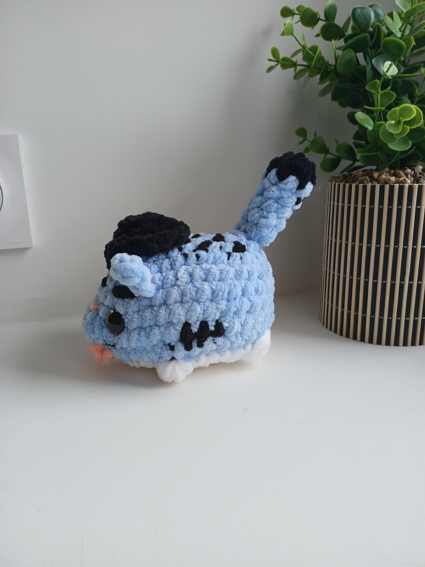 Peluche Petit Tigre Bleu – Fait Main au Crochet
