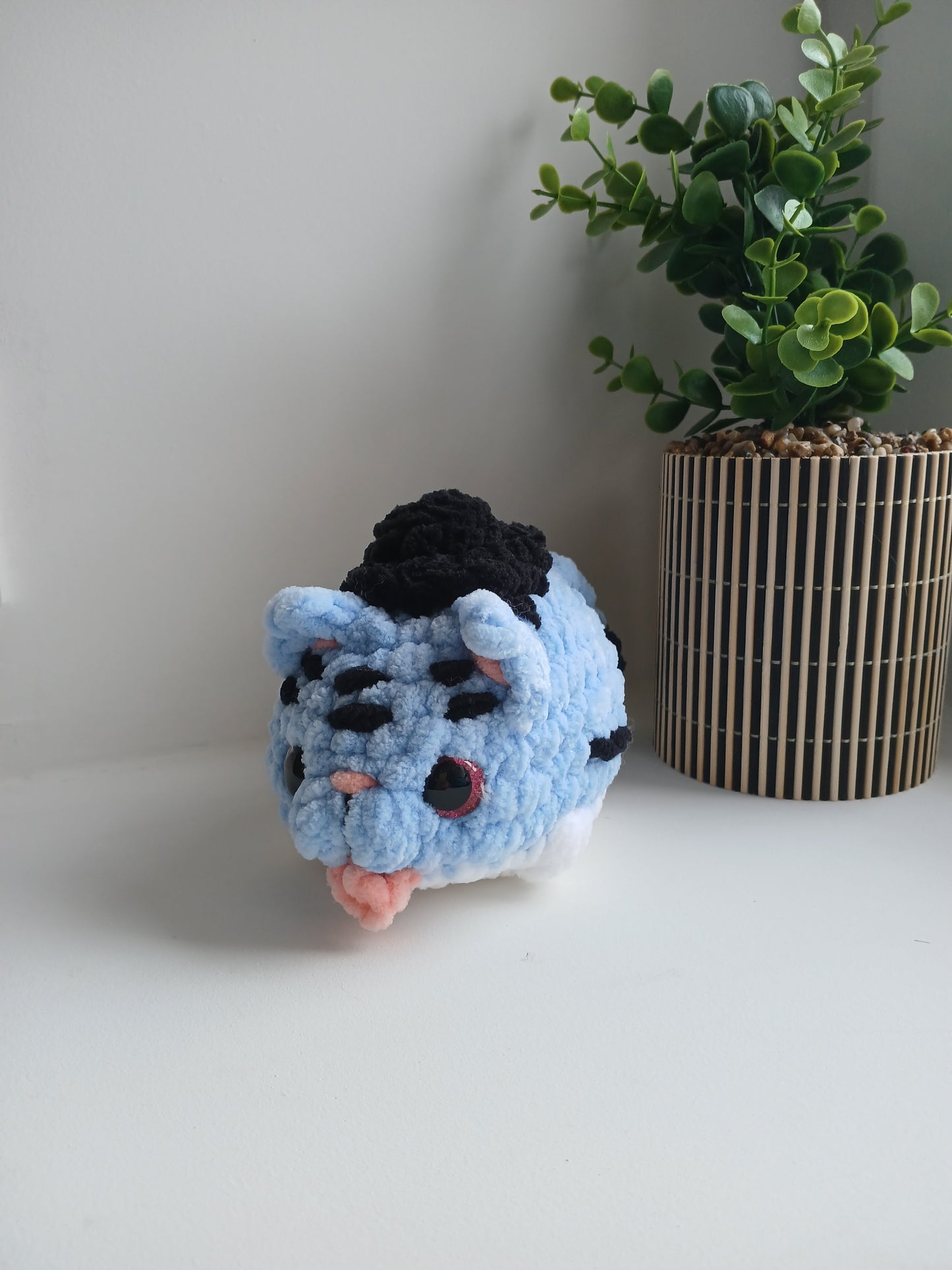 Peluche Petit Tigre Bleu – Fait main au crochet