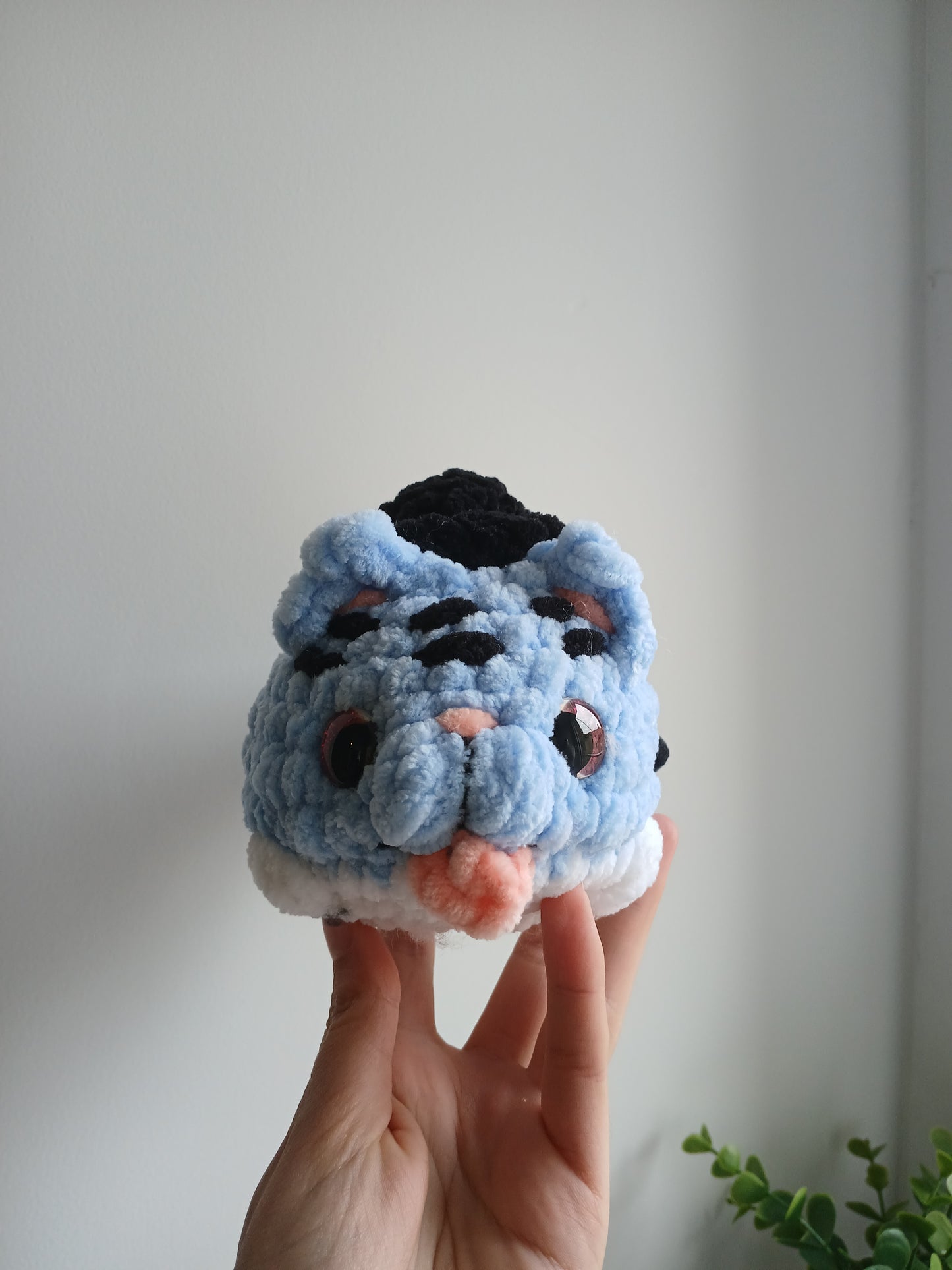 Peluche Petit Tigre Bleu – Fait main au crochet