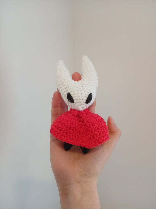 Mini Peluche Amigurumi Hornet – Fait Main au Crochet